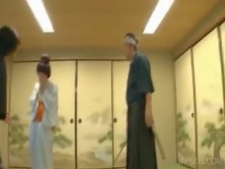 Asiatisch geisha streifen titten und fotze
